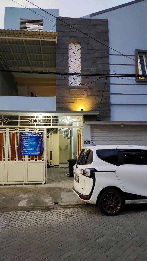 Oyo 91209 Arjuna Residence Syariah Sby Σουραμπάγια Εξωτερικό φωτογραφία