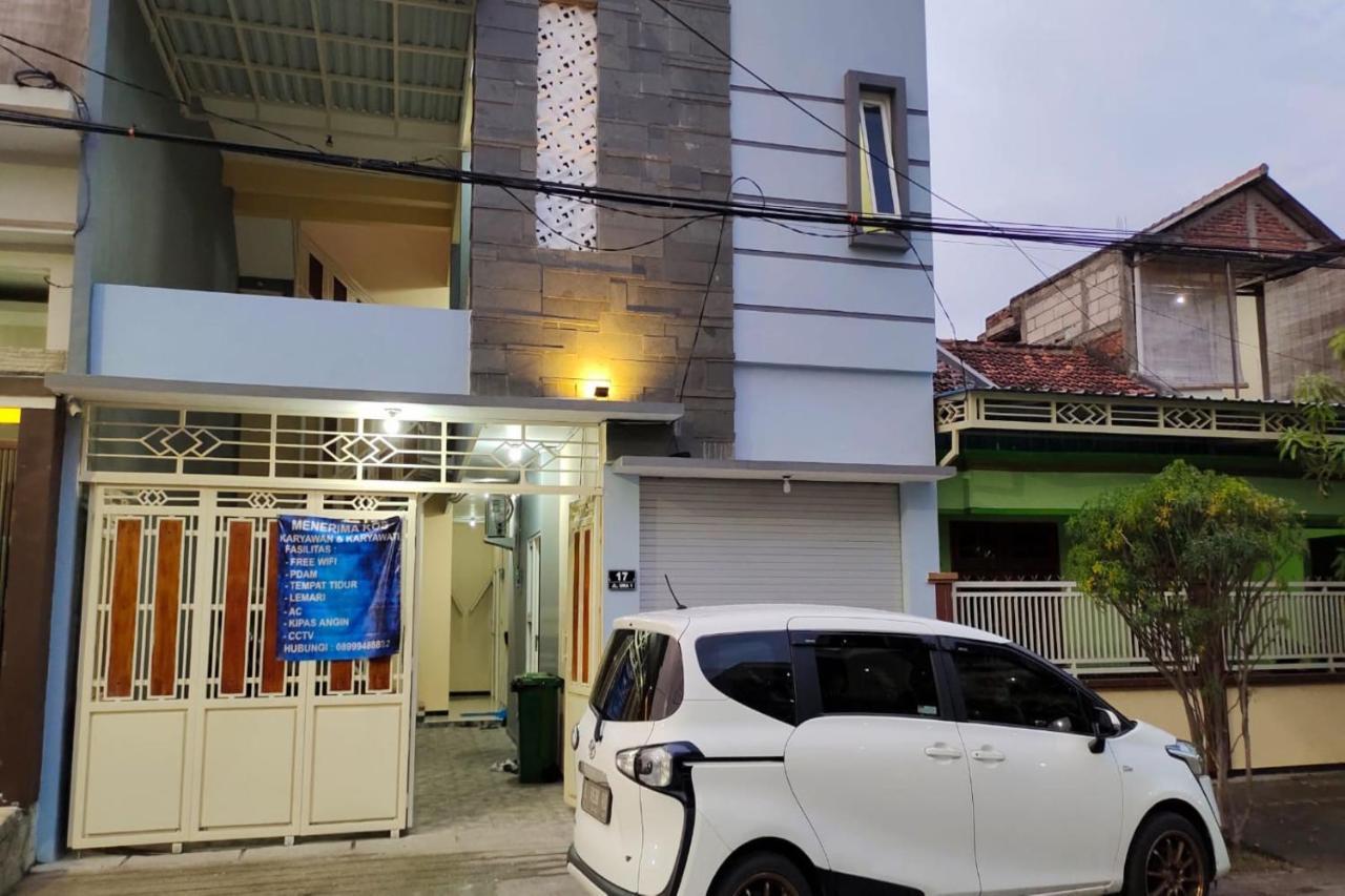 Oyo 91209 Arjuna Residence Syariah Sby Σουραμπάγια Εξωτερικό φωτογραφία