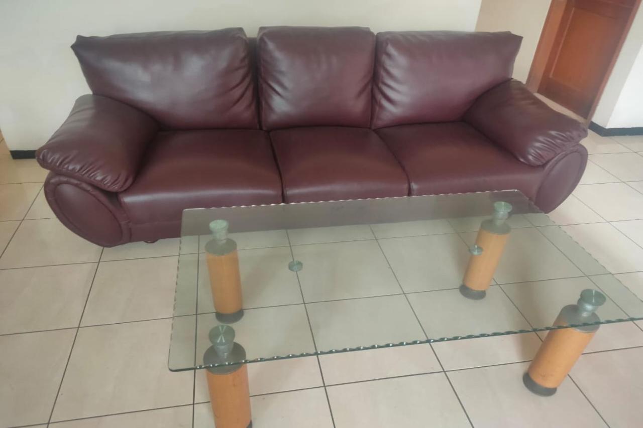 Oyo 91209 Arjuna Residence Syariah Sby Σουραμπάγια Εξωτερικό φωτογραφία