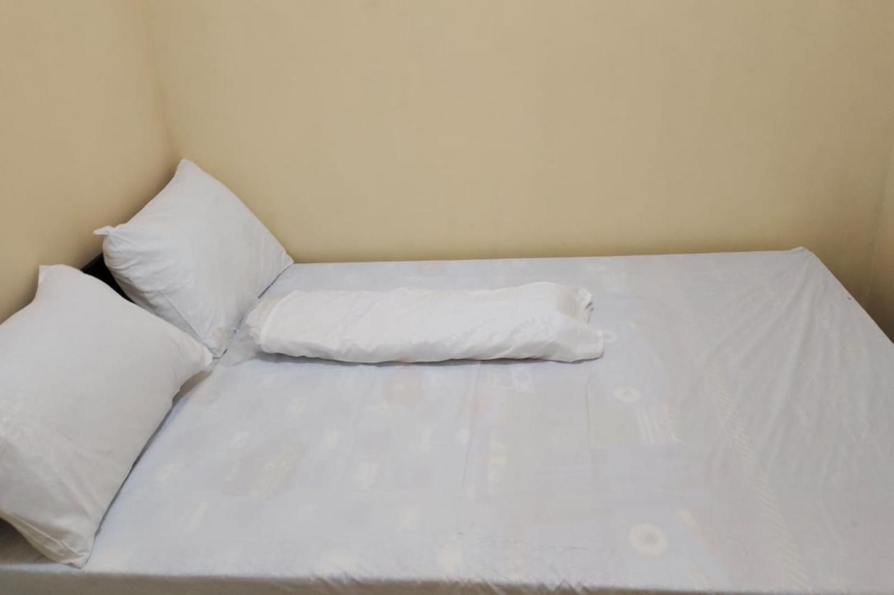 Oyo 91209 Arjuna Residence Syariah Sby Σουραμπάγια Εξωτερικό φωτογραφία