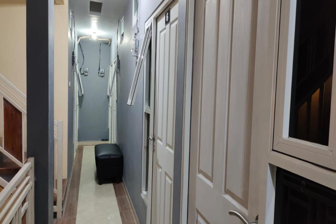 Oyo 91209 Arjuna Residence Syariah Sby Σουραμπάγια Εξωτερικό φωτογραφία